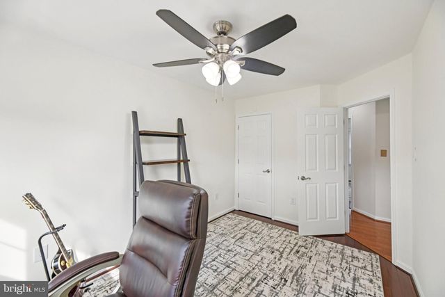 111 CONNEMARA DR, Sterling, VA 20164