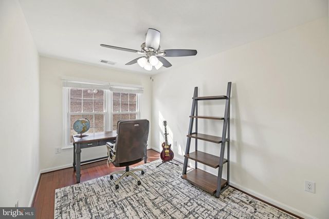 111 CONNEMARA DR, Sterling, VA 20164