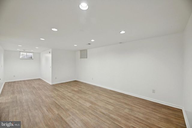 111 CONNEMARA DR, Sterling, VA 20164