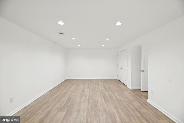 111 CONNEMARA DR, Sterling, VA 20164