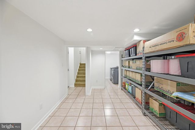 111 CONNEMARA DR, Sterling, VA 20164