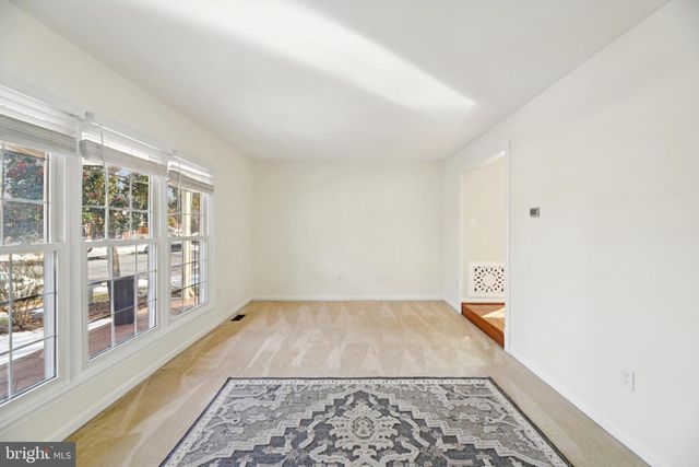 111 CONNEMARA DR, Sterling, VA 20164