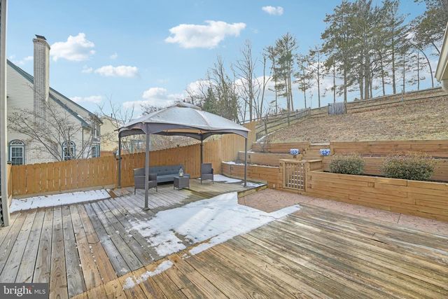 111 CONNEMARA DR, Sterling, VA 20164