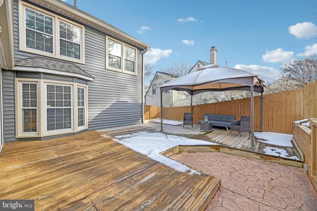 111 CONNEMARA DR, Sterling, VA 20164