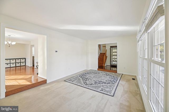 111 CONNEMARA DR, Sterling, VA 20164