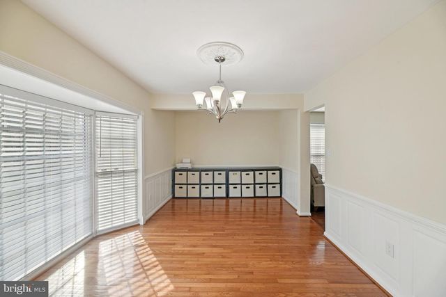 111 CONNEMARA DR, Sterling, VA 20164