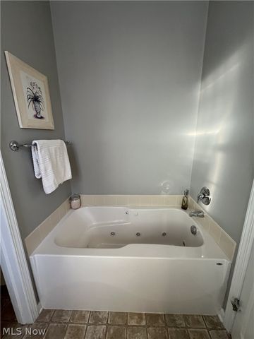 33299 Ambleside Drive, Avon Lake, OH 44012