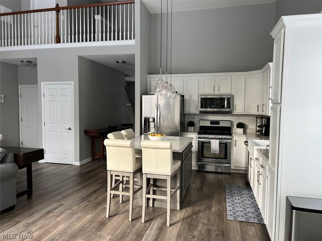 33299 Ambleside Drive, Avon Lake, OH 44012