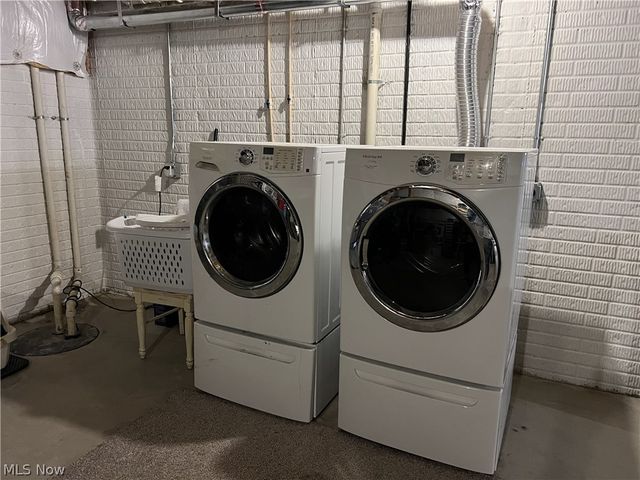 33299 Ambleside Drive, Avon Lake, OH 44012