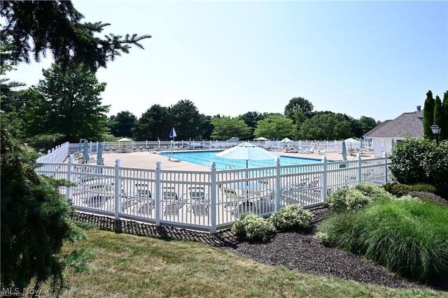 33299 Ambleside Drive, Avon Lake, OH 44012