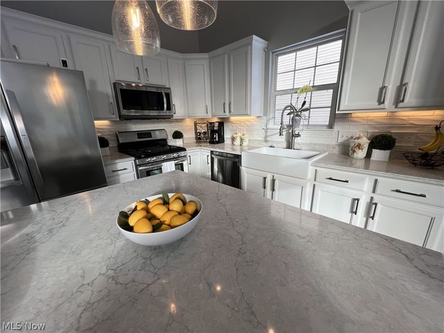 33299 Ambleside Drive, Avon Lake, OH 44012