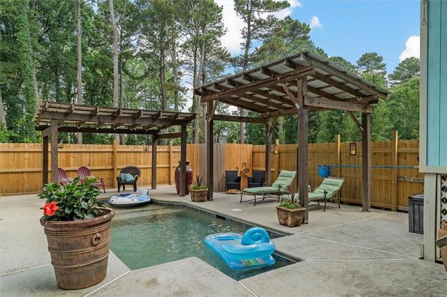8669 Davis Street, Braselton, GA 30517