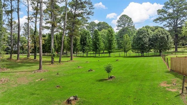 8669 Davis Street, Braselton, GA 30517