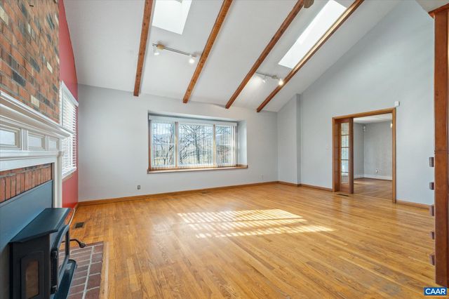 989 & 991 CROZET AVE, Crozet, VA 22932