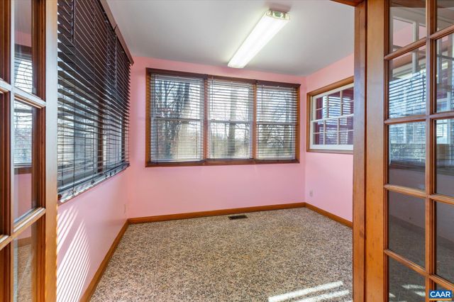 989 & 991 CROZET AVE, Crozet, VA 22932