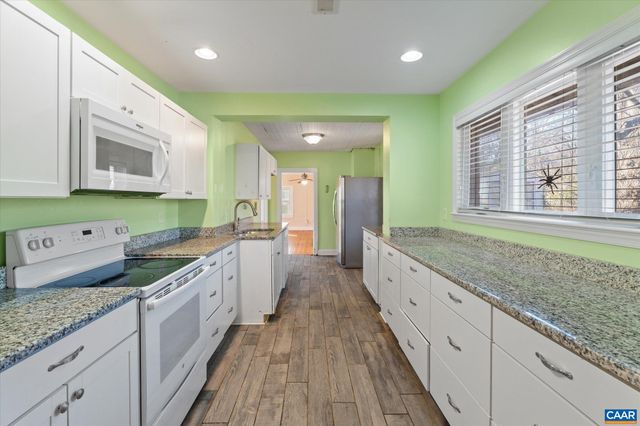 989 & 991 CROZET AVE, Crozet, VA 22932