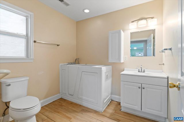 989 & 991 CROZET AVE, Crozet, VA 22932