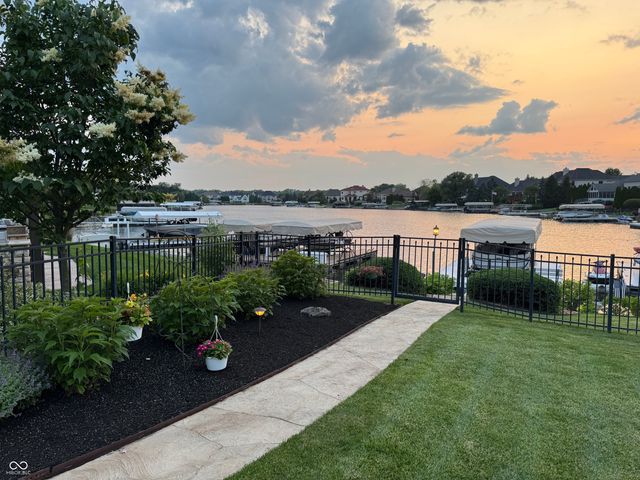 10219 Springstone Road, Fishers, IN 46055