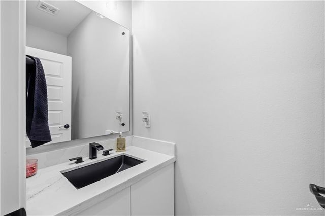 2118 E Clearwater Street, Edinburg, TX 78542