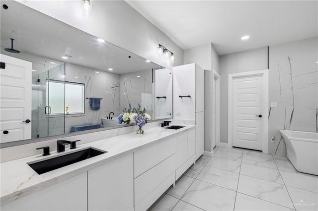 2118 E Clearwater Street, Edinburg, TX 78542