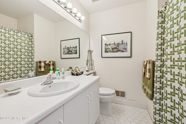 38 Durant Avenue 144, Holmdel, NJ 07733