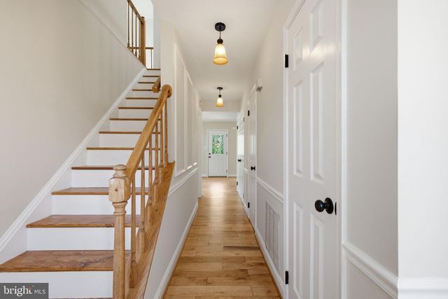 9316 WATERFORD DR, Manassas, VA 20110