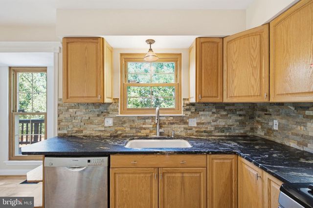 9316 WATERFORD DR, Manassas, VA 20110