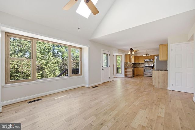 9316 WATERFORD DR, Manassas, VA 20110