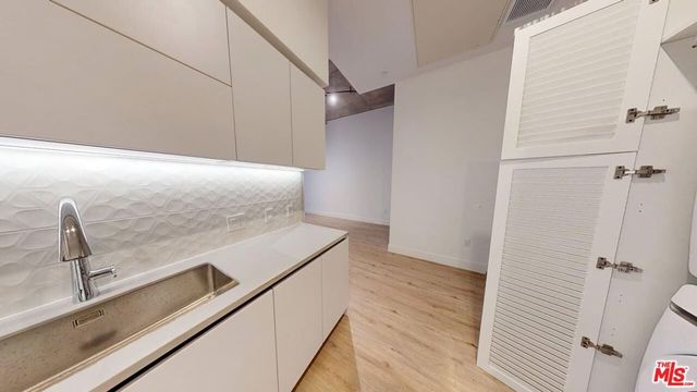 414 N Orange Street 801, Glendale, CA 91203