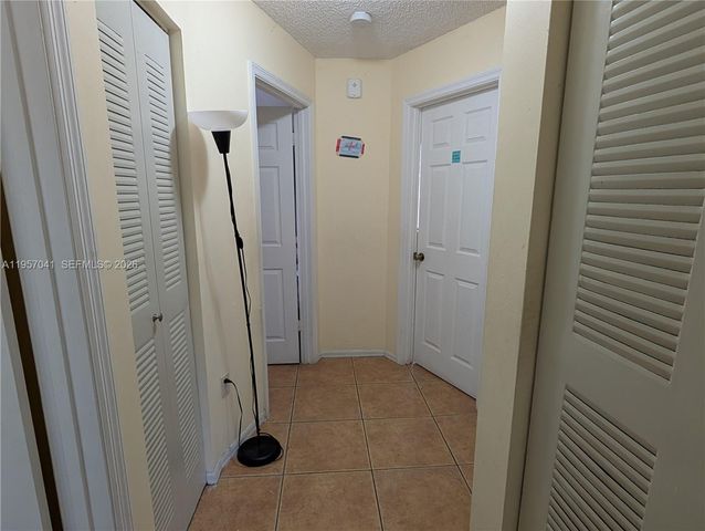 6205 Kendale Lakes Cir 289, Miami, FL 33183