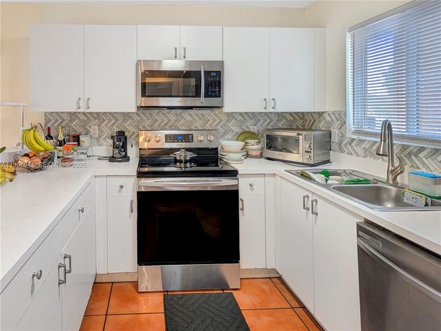 6205 Kendale Lakes Cir 289, Miami, FL 33183