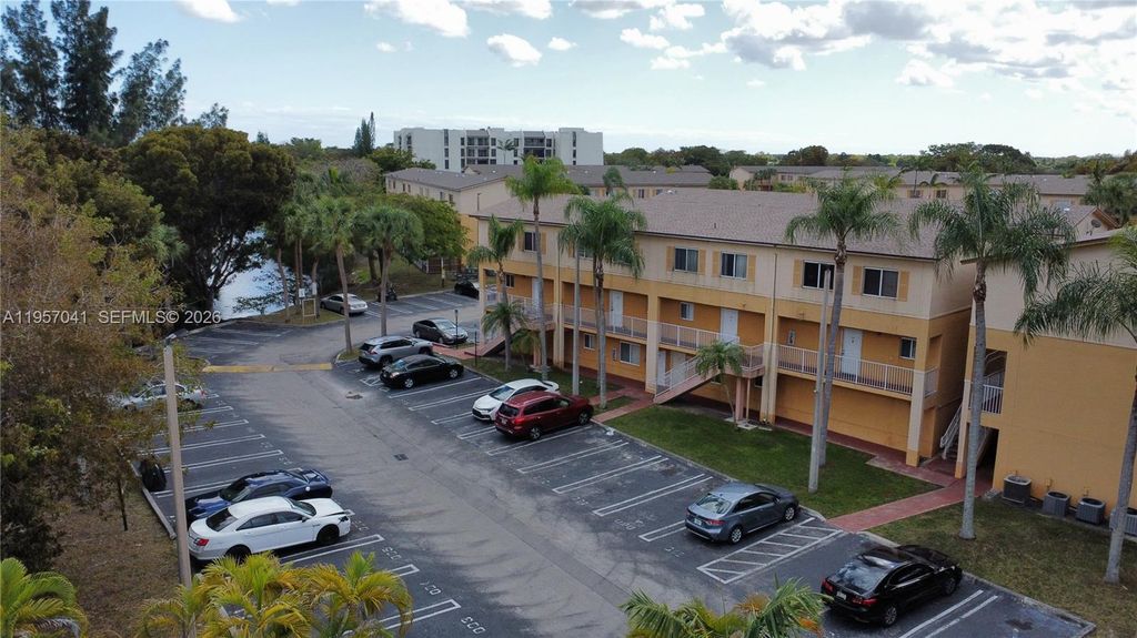 6205 Kendale Lakes Cir 289, Miami, FL 33183