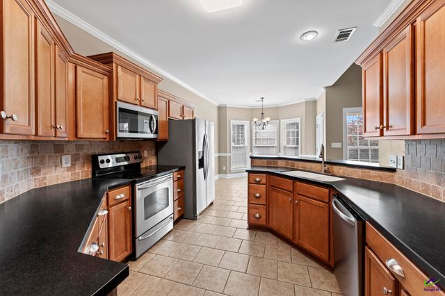 102 Rosemary Court, Warner Robins, GA 31088