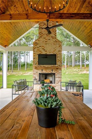 211 Hogan Coweta Road, Hogansville, GA 30230