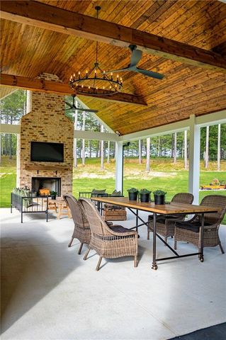 211 Hogan Coweta Road, Hogansville, GA 30230