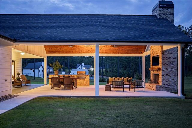 211 Hogan Coweta Road, Hogansville, GA 30230