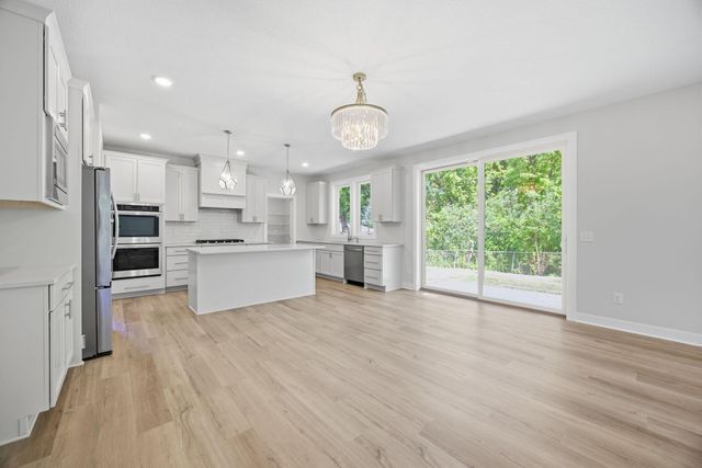 2399 Laurie Court W, Roseville, MN 55113