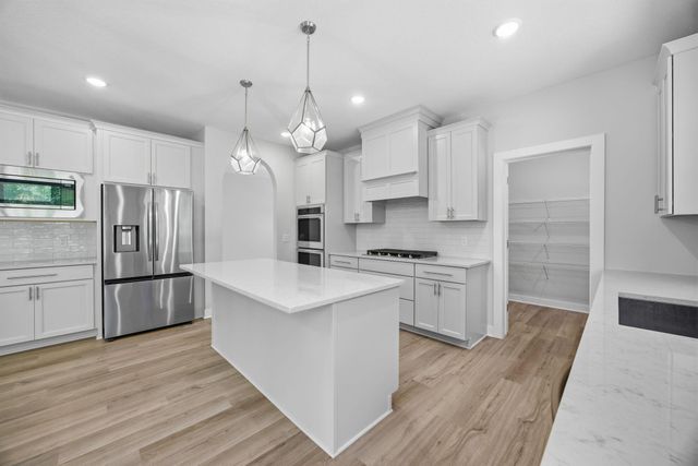 2399 Laurie Court W, Roseville, MN 55113