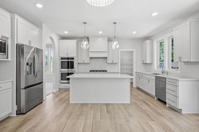 2399 Laurie Court W, Roseville, MN 55113