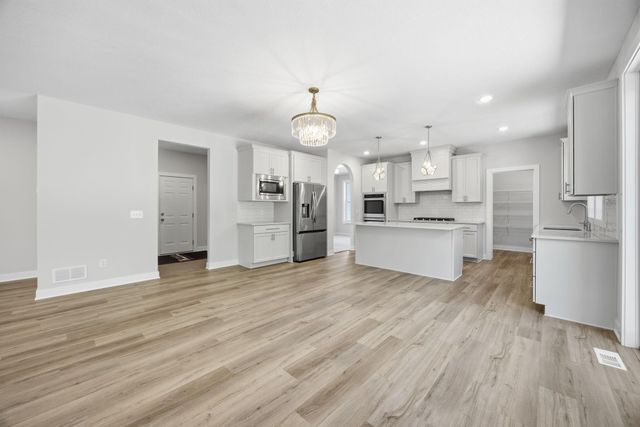 2399 Laurie Court W, Roseville, MN 55113
