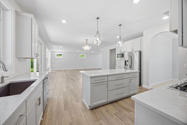 2399 Laurie Court W, Roseville, MN 55113