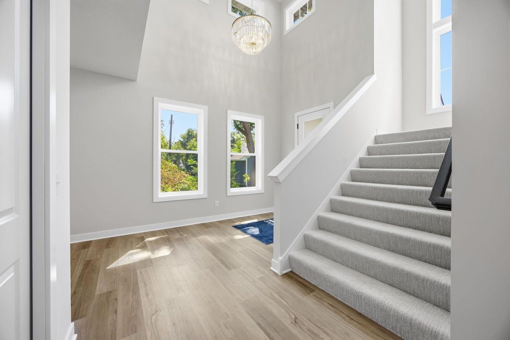 2399 Laurie Court W, Roseville, MN 55113 — photo 5