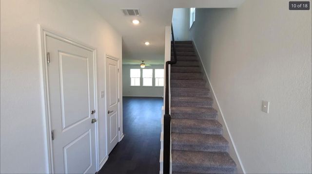 561 Pepperbark LOOP, Buda, TX 78610