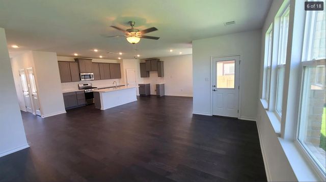 561 Pepperbark LOOP, Buda, TX 78610