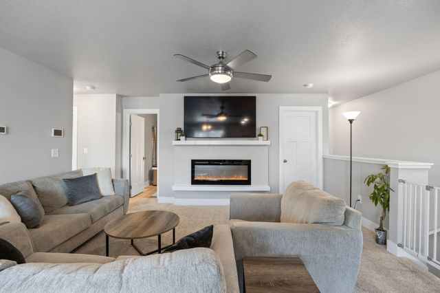 1417 NE Cedarwood Drive, Grimes, IA 50111