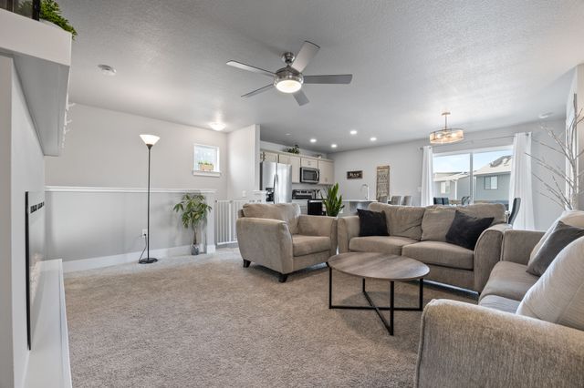 1417 NE Cedarwood Drive, Grimes, IA 50111