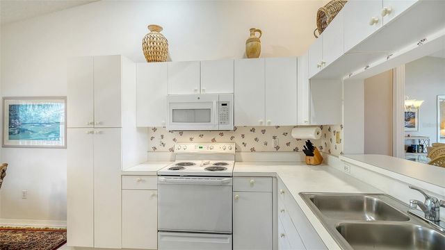 9330 CLUBSIDE CIRCLE 3306, Sarasota, FL 34238