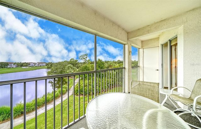 9330 CLUBSIDE CIRCLE 3306, Sarasota, FL 34238