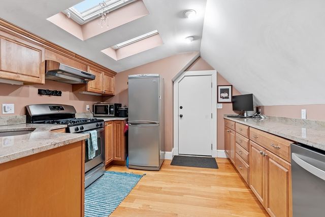 2-4 Chisholm Ln 3, Boston, MA 02131