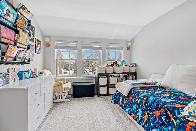 2-4 Chisholm Ln 3, Boston, MA 02131